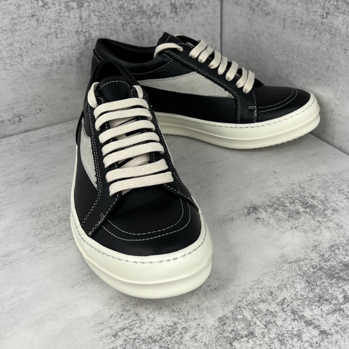 릭 오웬스 상품 릭 오웬스 Rick Owens 레더 남여공용 커플 스니커즈 운동슈즈