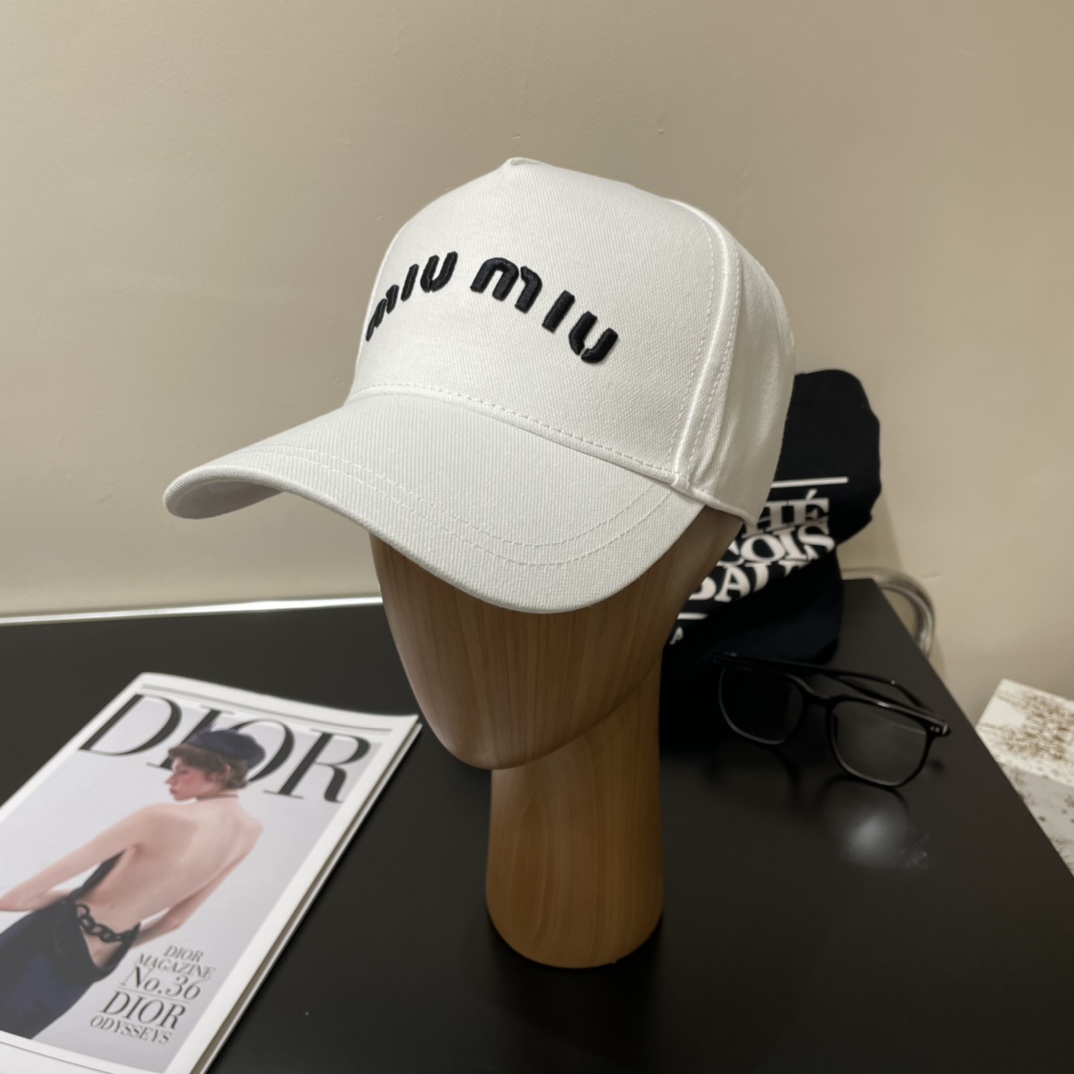 미우미우 상품 미우미우 MIUMIU 남여공용 야구모자 볼캡