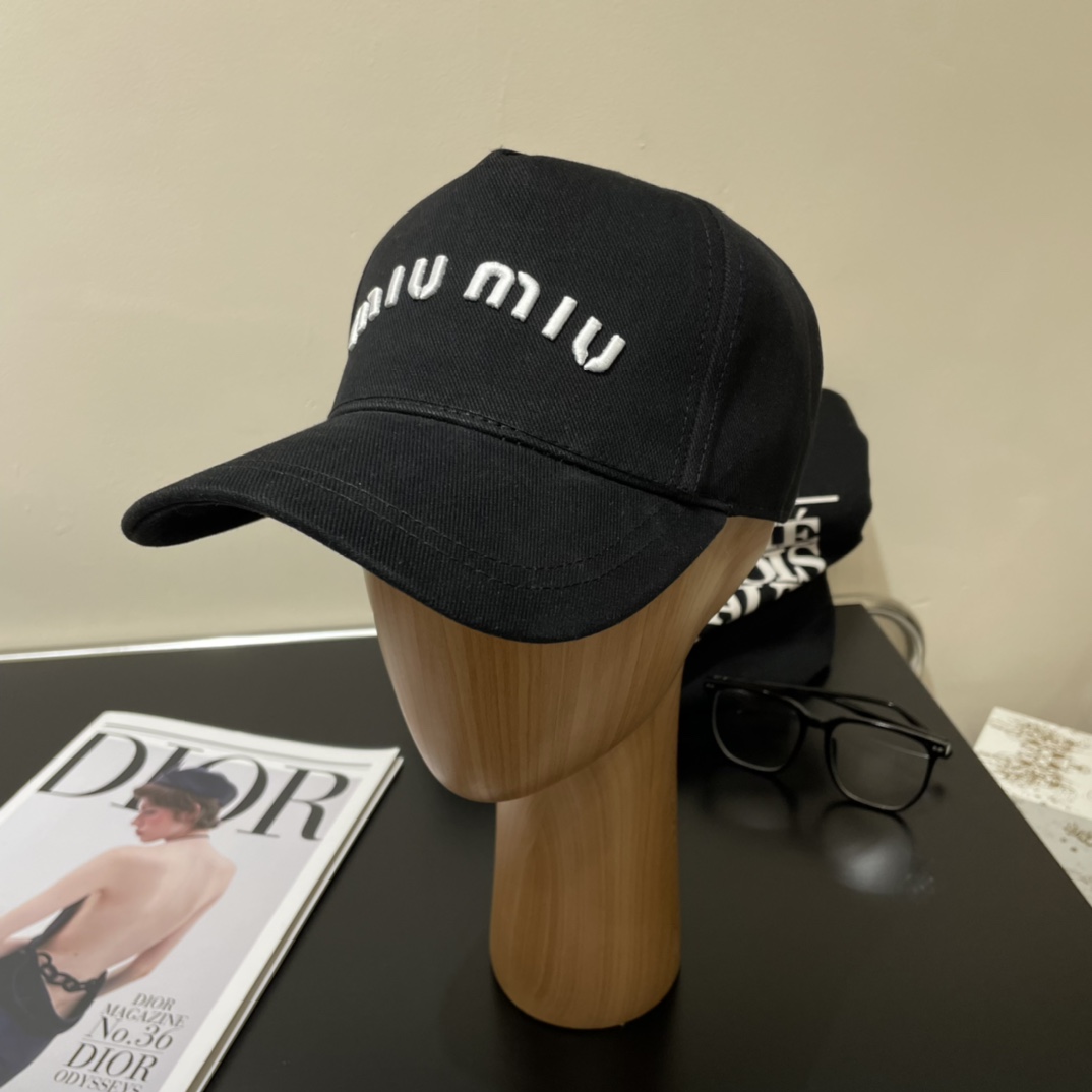 미우미우 상품 미우미우 MIUMIU 남여공용 야구모자 볼캡