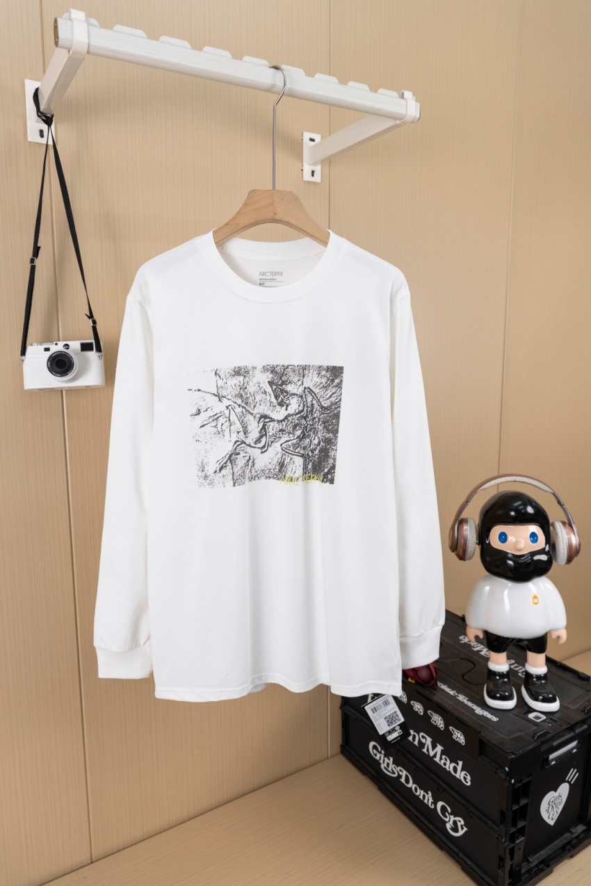 아크테릭스 상품 아크테릭스 ARC'TERYX 남녀공용 맨투맨