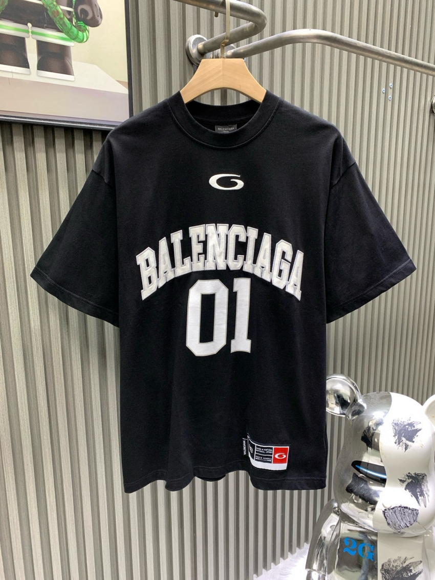 발렌시아가 상품 발렌시아가 BALENCIAGA 남녀공용 반팔 티셔츠
