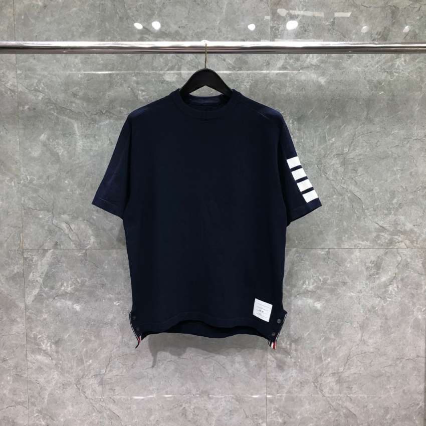 톰브라운 상품 톰브라운 THOM BROWNE 남녀공용 반팔 티셔츠