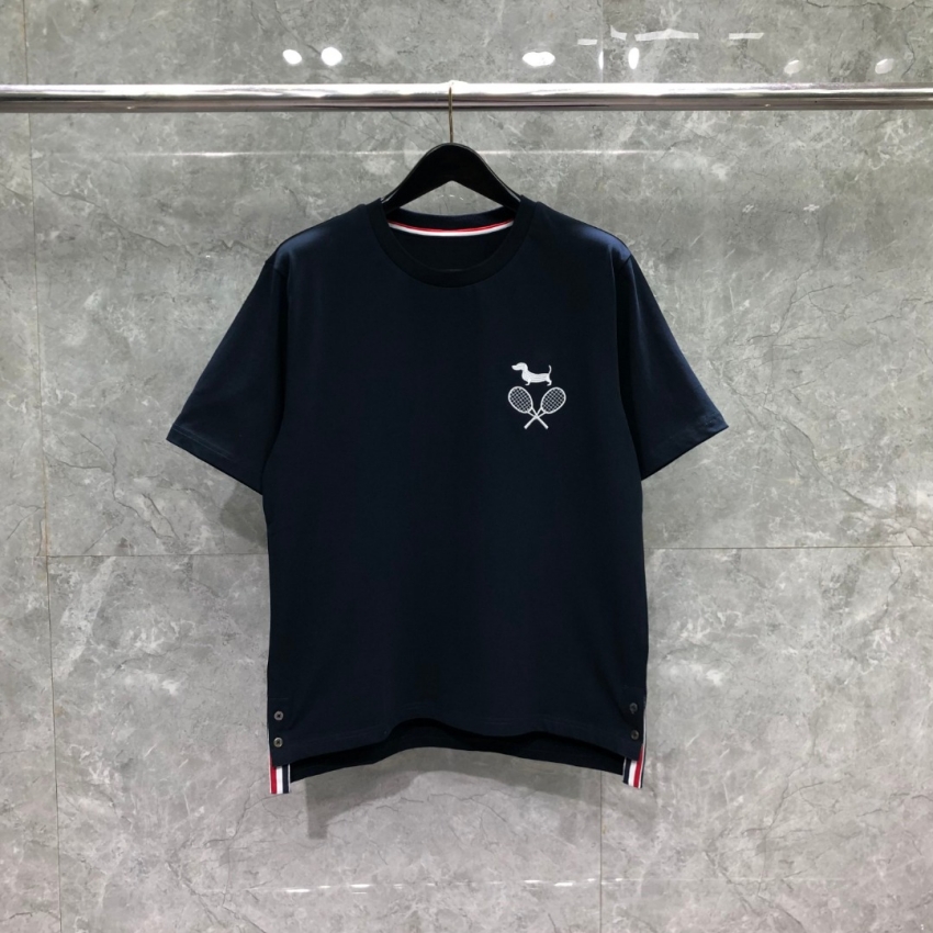 톰브라운 상품 톰브라운 THOM BROWNE 남녀공용 반팔 티셔츠