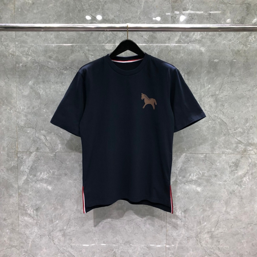 톰브라운 상품 톰브라운 THOM BROWNE 남녀공용 반팔 티셔츠