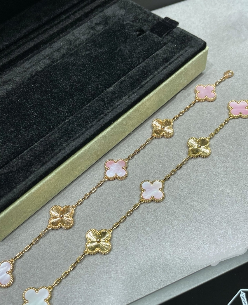반클리프 아펠 상품 반클리프 아펠 Van Cleef & Arpels 네잎클로버 팔찌 2color