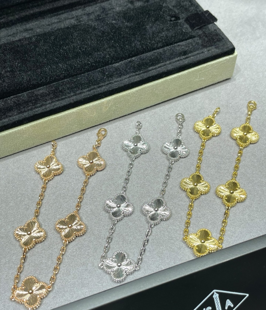 반클리프 아펠 상품 반클리프 아펠 Van Cleef & Arpels 네잎클로버 팔찌 3color