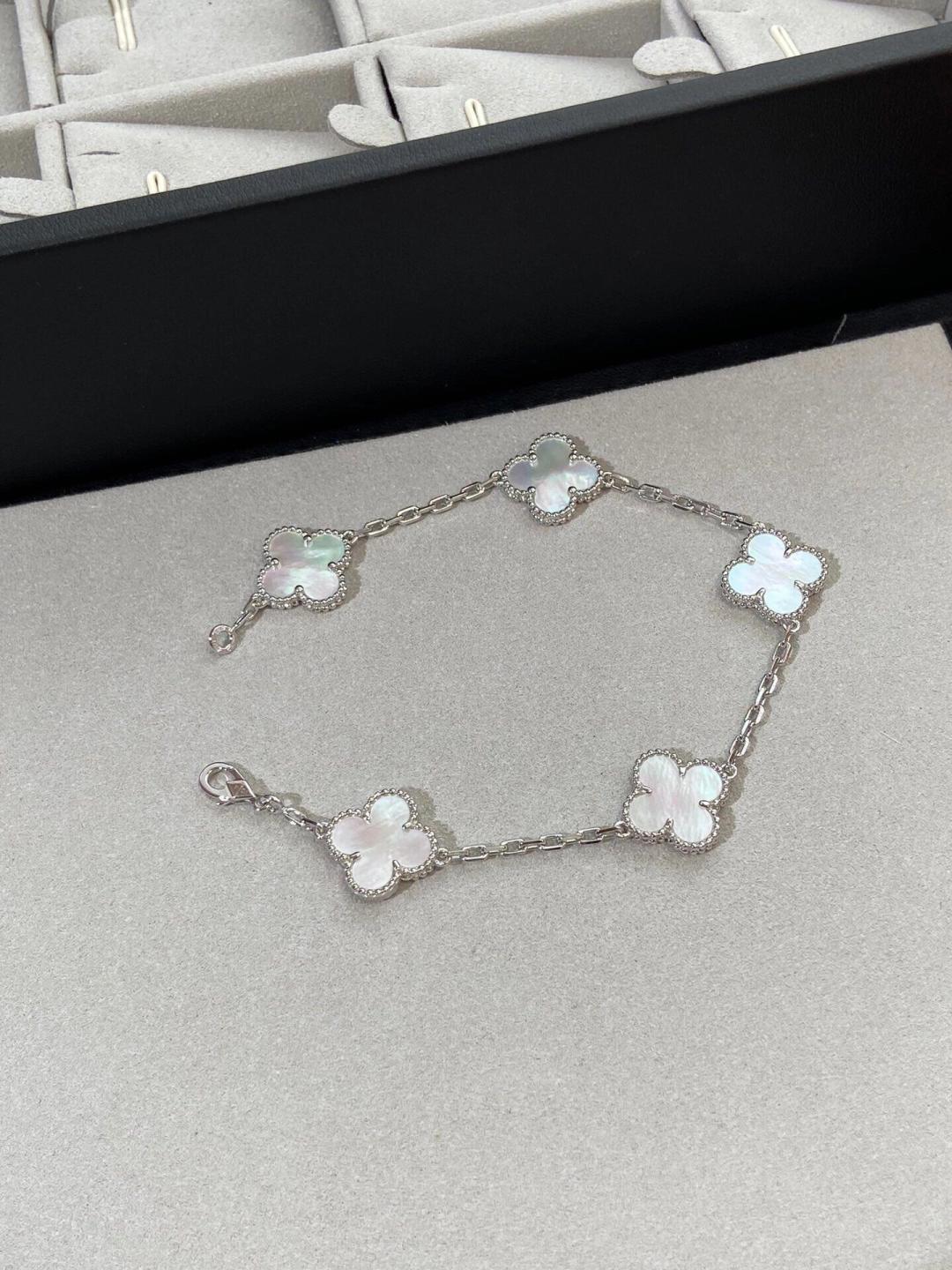 반클리프 아펠 상품 반클리프 아펠 Van Cleef & Arpels 네잎클로버 팔찌