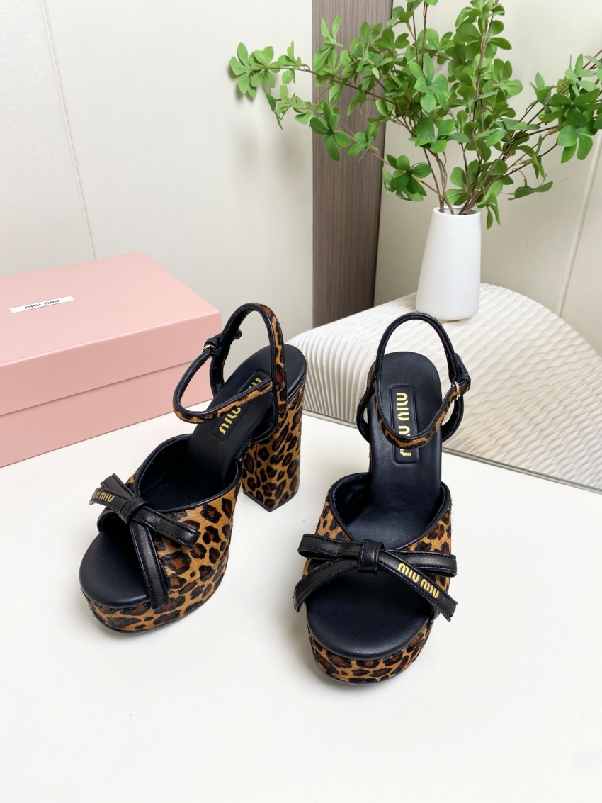 미우미우 상품 미우미우 MIUMIU 여성용 힐 샌들