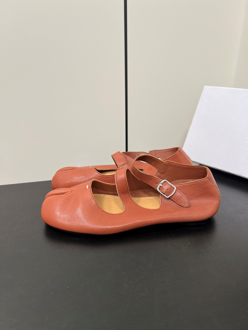 메종 마르지엘라 상품 메종 마르지엘라 Maison Margiela 여성용 스플릿 토 슈즈 상세 이미지 4
