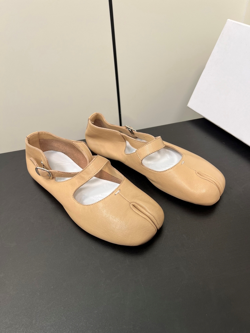 메종 마르지엘라 상품 메종 마르지엘라 Maison Margiela 여성용 스플릿 토 슈즈 상세 이미지 2