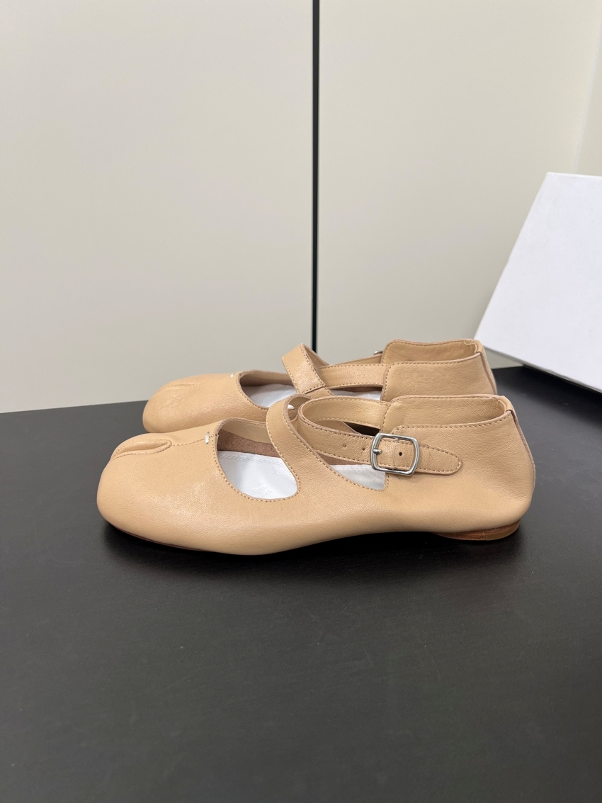 메종 마르지엘라 상품 메종 마르지엘라 Maison Margiela 여성용 스플릿 토 슈즈 상세 이미지 4