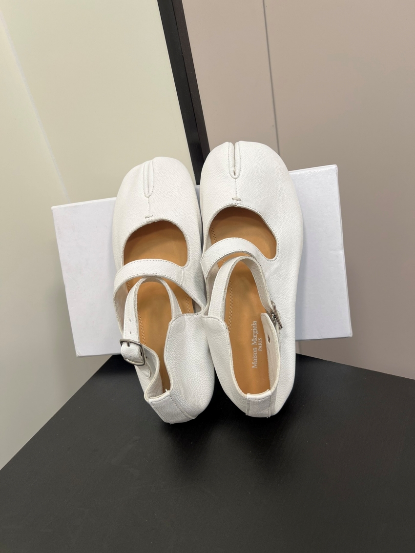 메종 마르지엘라 상품 메종 마르지엘라 Maison Margiela 여성용 스플릿 토 슈즈 상세 이미지 4